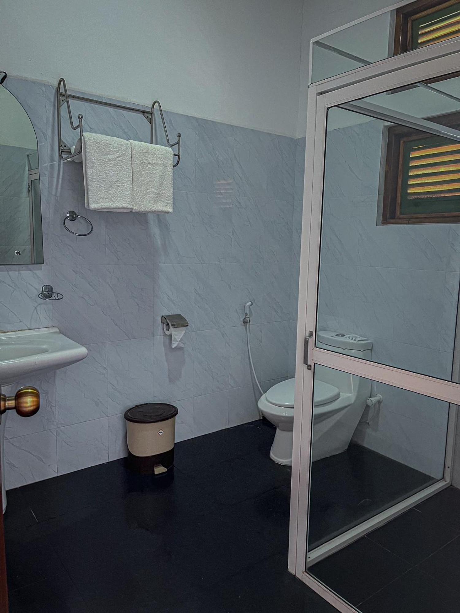 Acme Grand Hotel Habarana Bagian luar foto