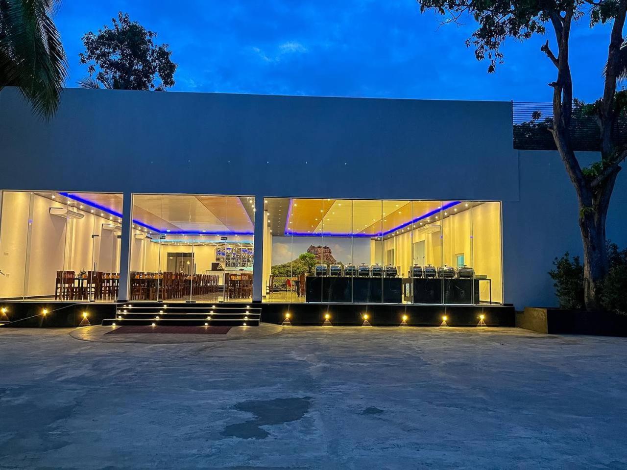 Acme Grand Hotel Habarana Bagian luar foto
