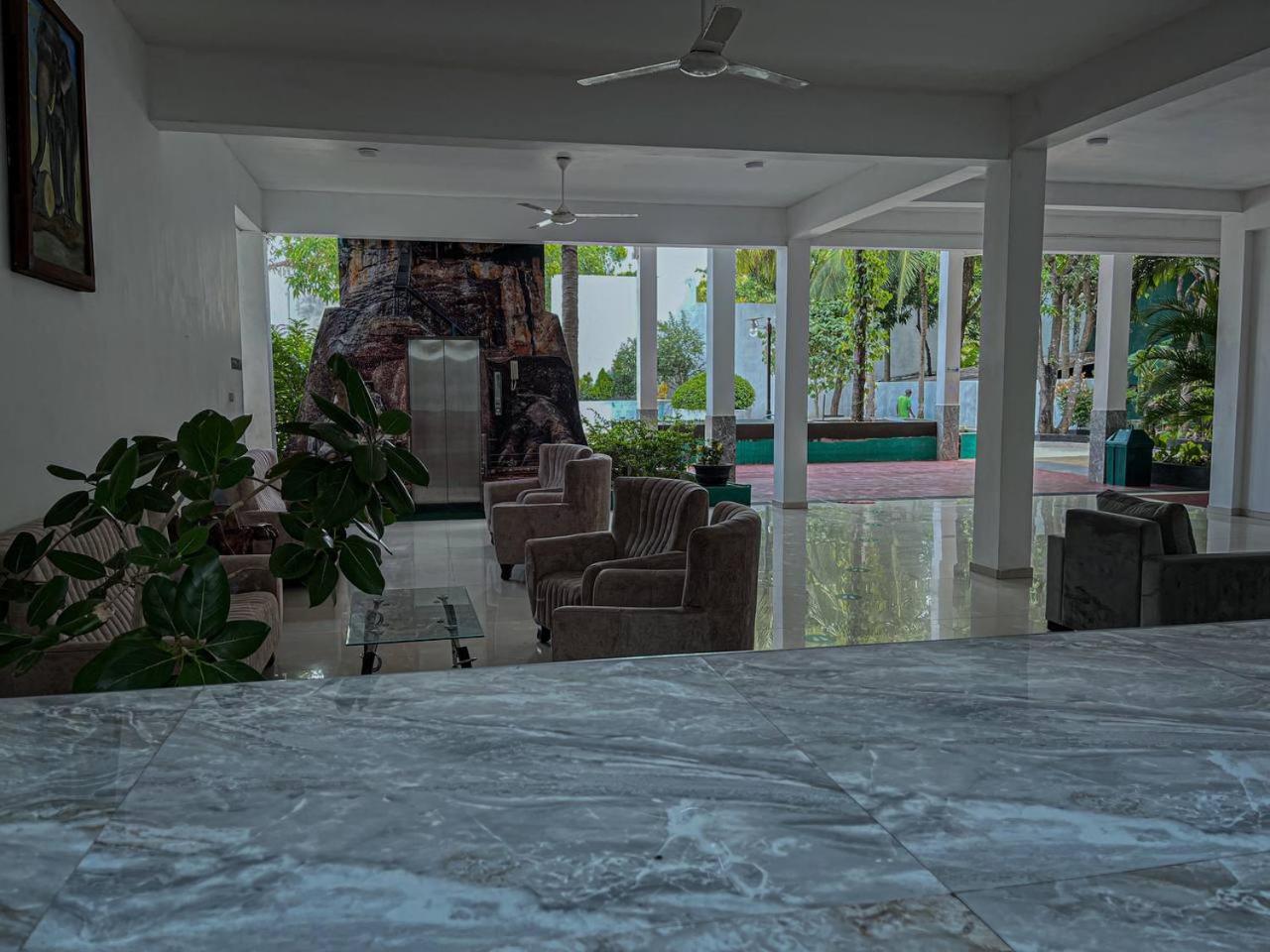 Acme Grand Hotel Habarana Bagian luar foto