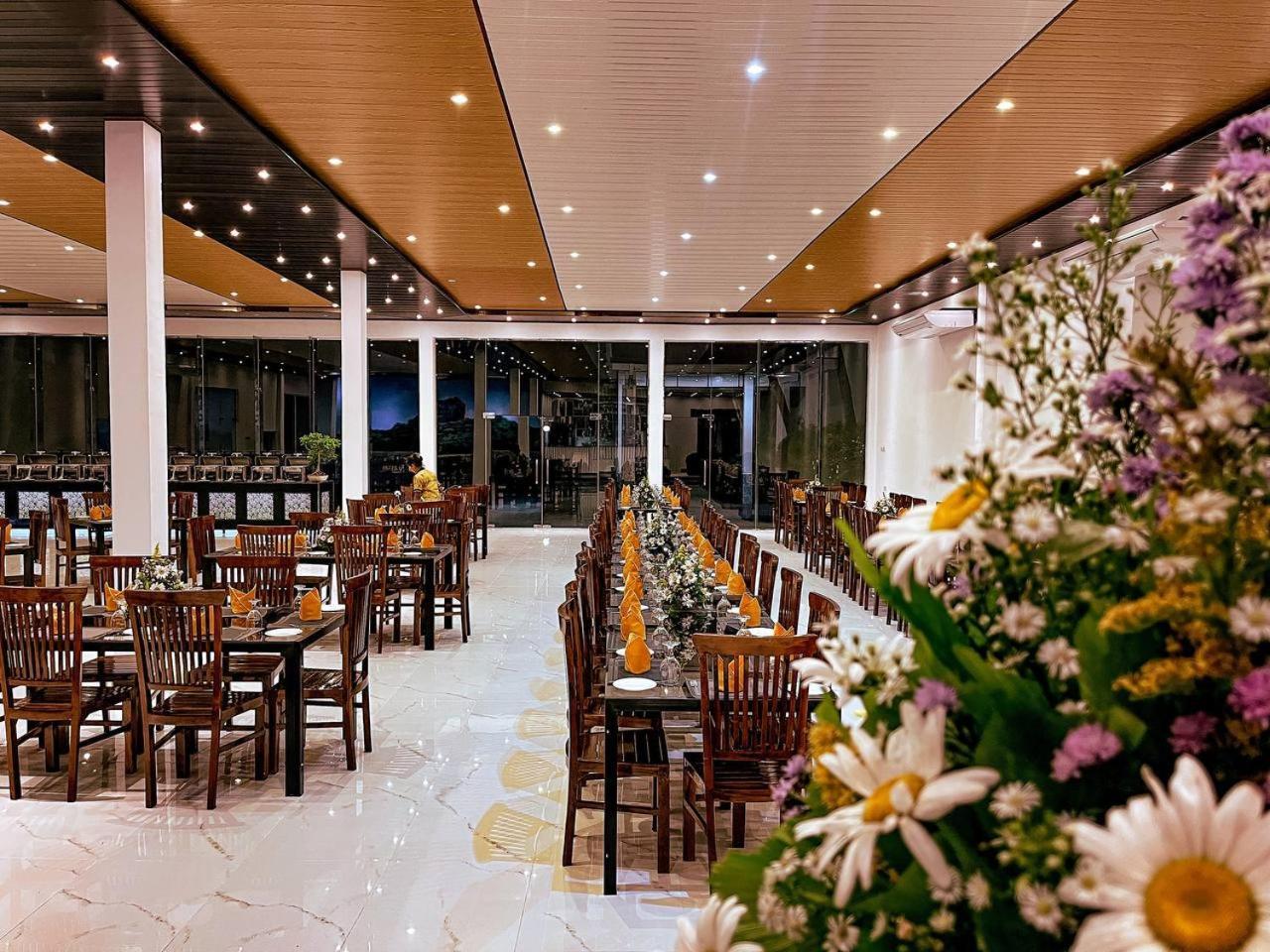 Acme Grand Hotel Habarana Bagian luar foto