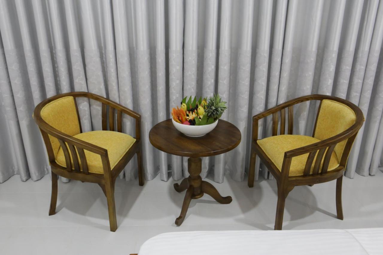 Acme Grand Hotel Habarana Bagian luar foto