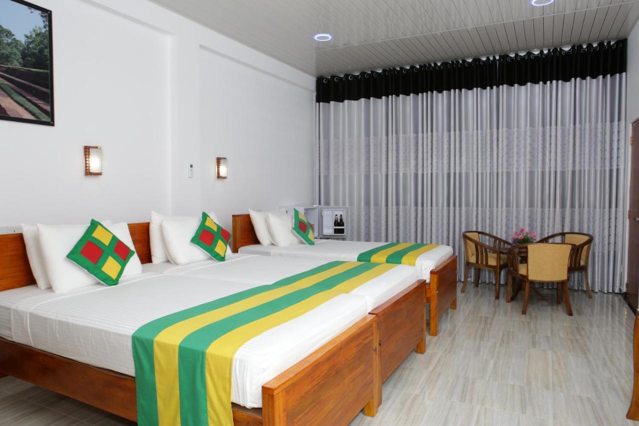 Acme Grand Hotel Habarana Bagian luar foto
