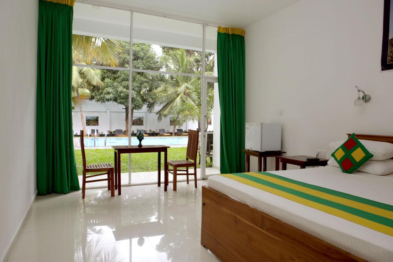 Acme Grand Hotel Habarana Bagian luar foto