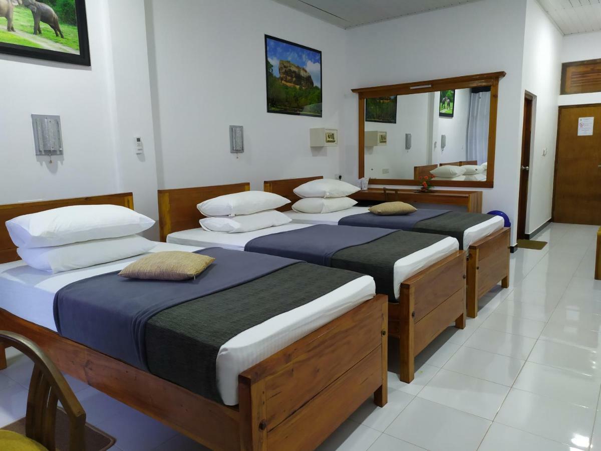 Acme Grand Hotel Habarana Bagian luar foto