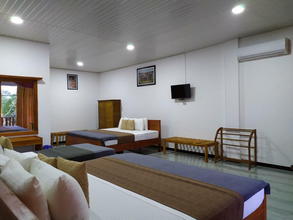Acme Grand Hotel Habarana Bagian luar foto